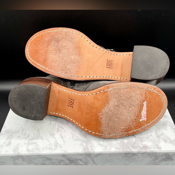 FRYE Sabrina Double Buckle Ankle Boots in Grey -Charcoal Suede Leather.Size 10 M - Picture 11 of 14